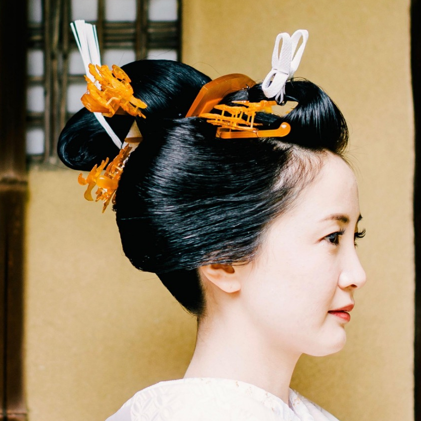 よくある質問 京都婚礼美容 花七宝 Hana Sippoo 地毛 結でのご結婚式のお支度 アンティークの着物やドレスで装うご結婚式や成人式は 京都ならではの贅沢です